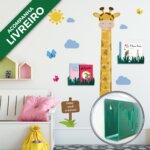 Adesivo de Parede Quarto Infantil Régua Girafa Com Livreiros