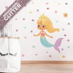 Adesivo de Parede Sereia Menina Loira Cabelo Liso Glitter