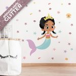 Adesivo Sereia Menina Morena Cabelo Cacheado Glitter