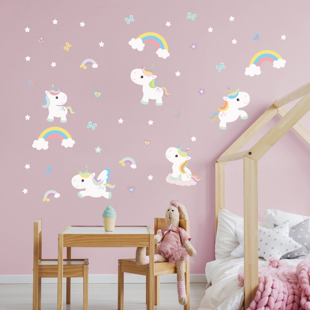 Adesivo de Parede Unicórnio Branco e Arco-Iris Cobre 1,6m²