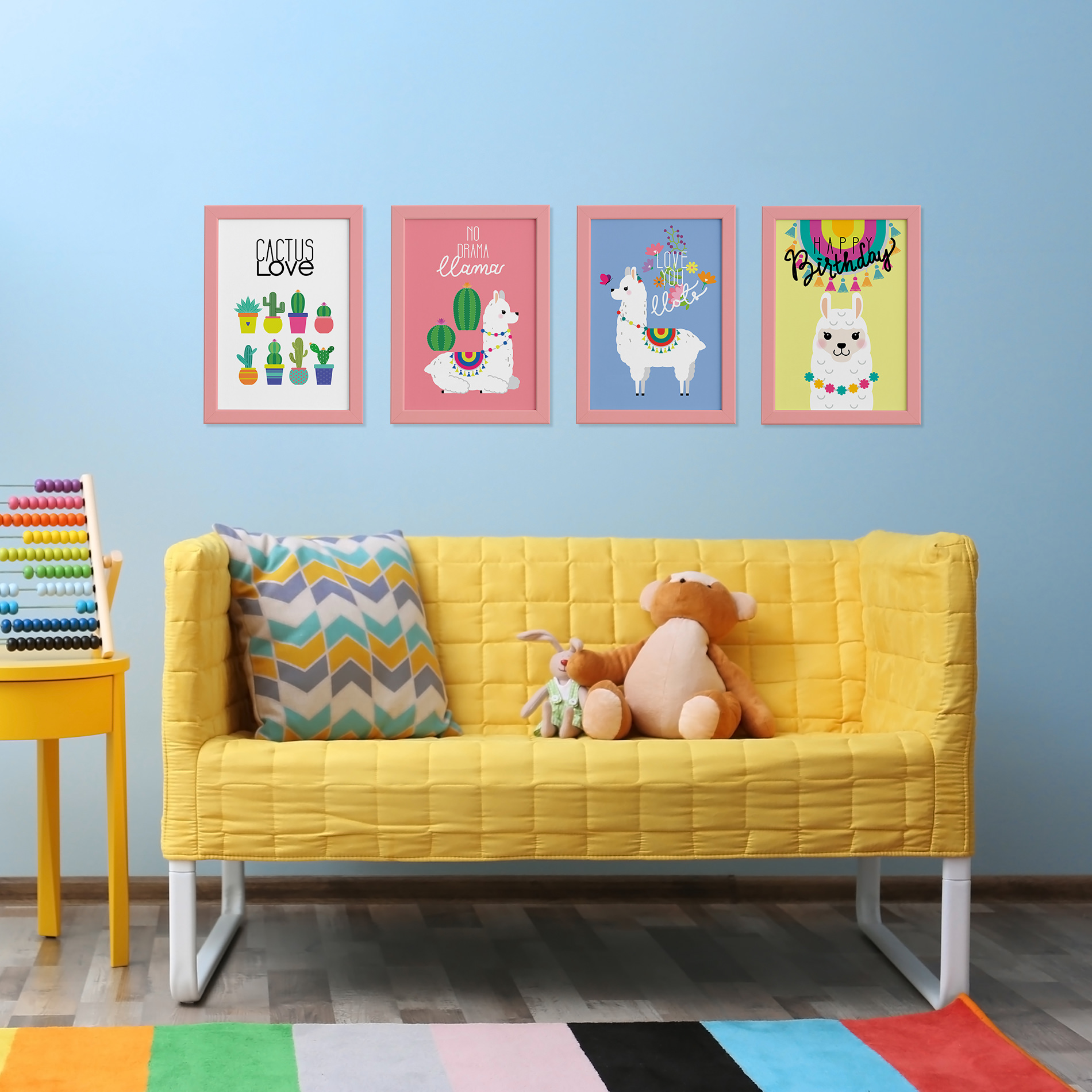 Kit de quadros decorativos com moldura rosa e ilustrações infantis para aplicação em parede.