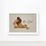 Quadro Decorativo Leão Frase Be Kind Mold Branca 33x43cm