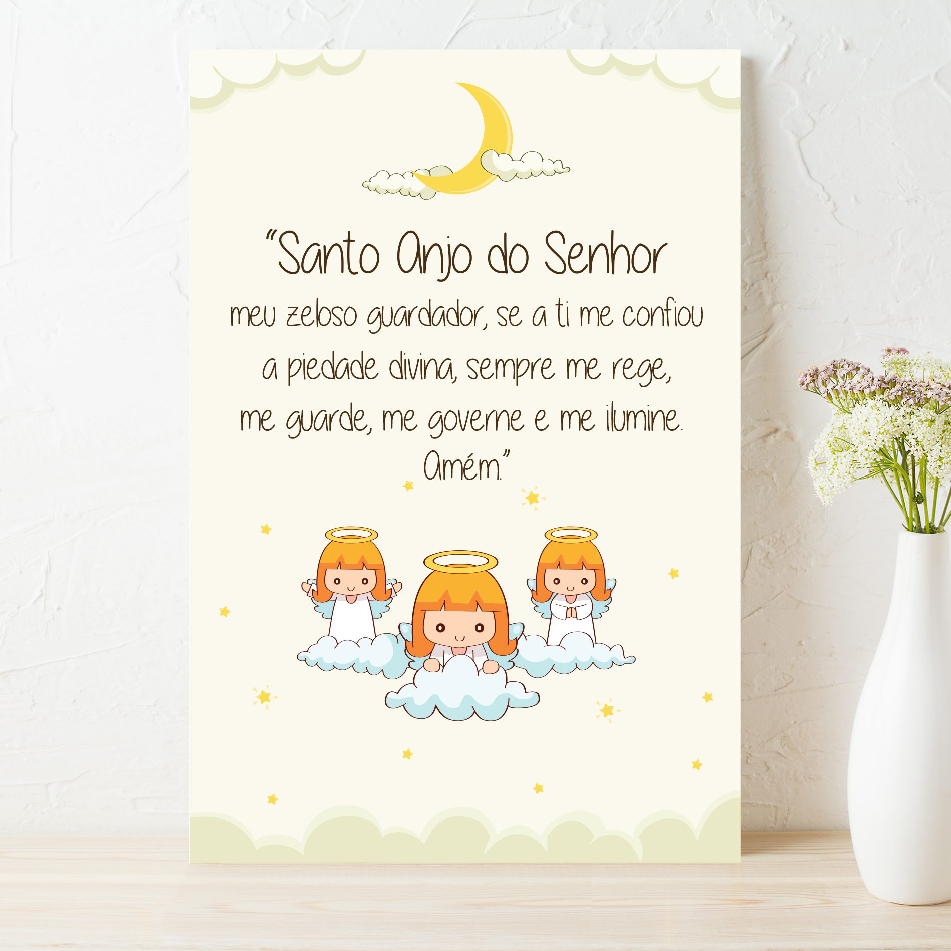 Placa decorativa infantil com oração do anjo da guarda, mostrando detalhes da impressão e acabamento em MDF adesivado.