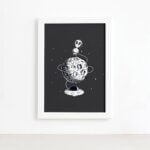 Quadro Espaço Sideral Alienígena na Lua Moldura Branca 22x32