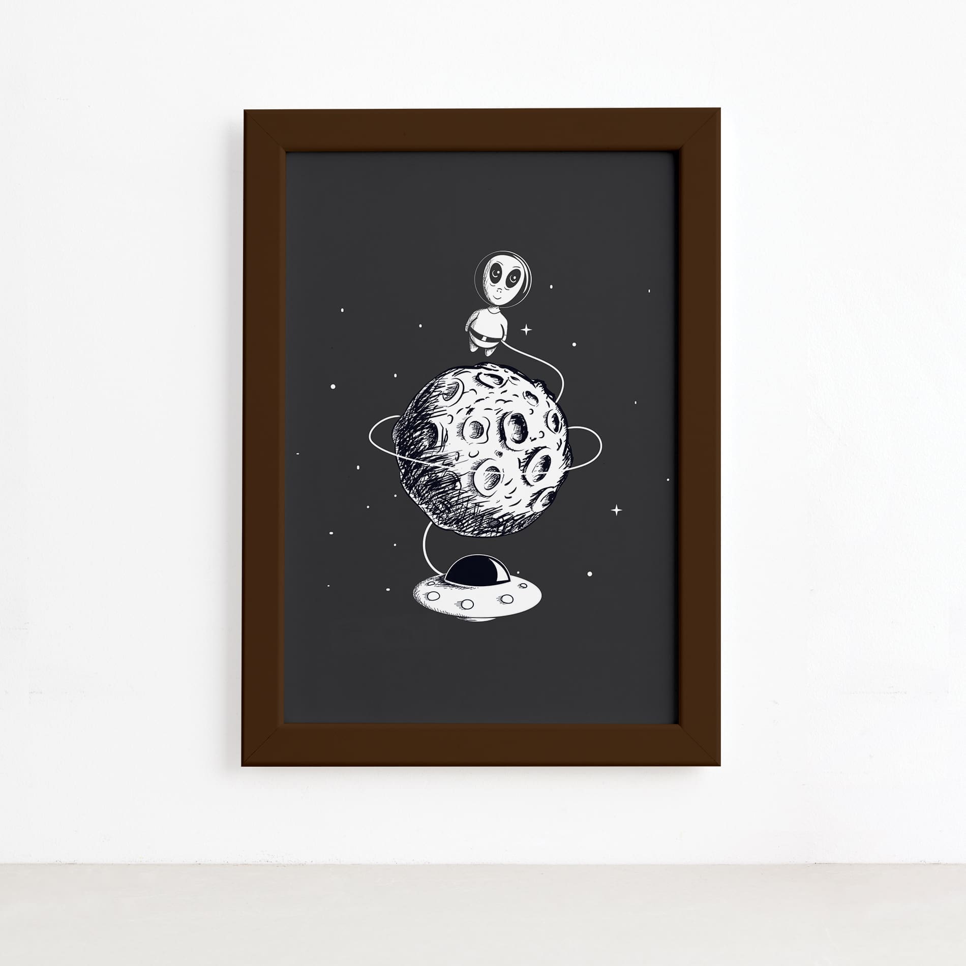 Quadro Espaço Sideral Alienígena na Lua Moldura Marrom 22x32,Quadro Espaço Sideral Alienígena na Lua Moldura Marrom 22x32