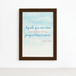 Quadro Frase Bíblica 1 São João 4:8 Moldura Marrom 33x43cm