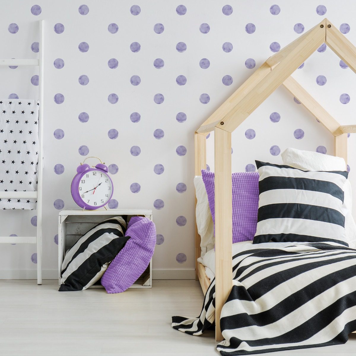 Adesivo de Parede Bolinhas Aquarela Lilás 4cm 144un