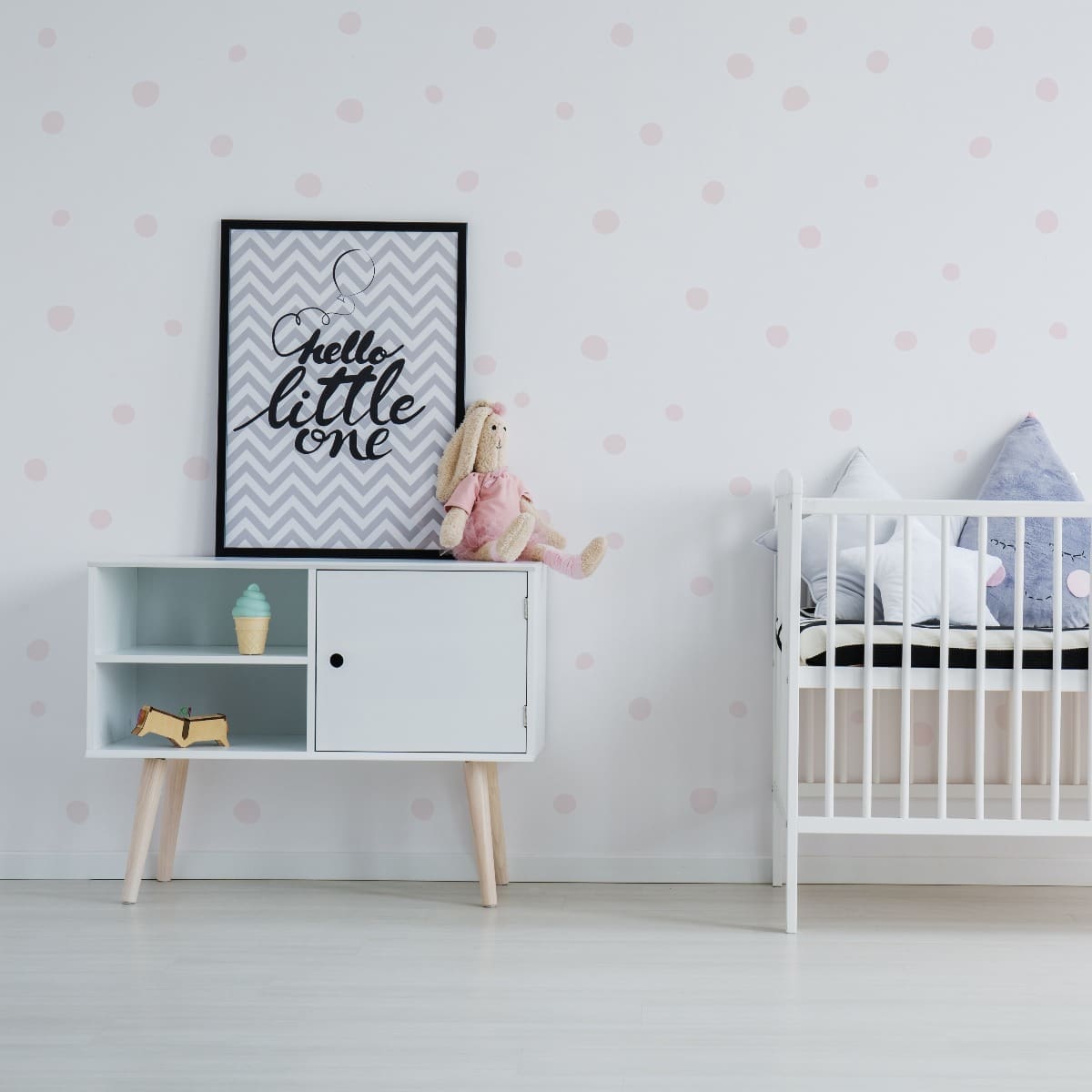 Adesivo de Parede Pintas Rosa Bebê 70 Pintinhas