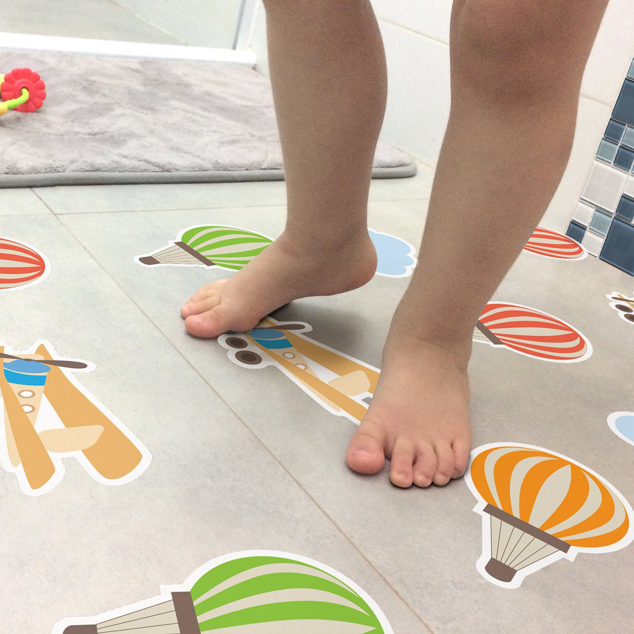 Adesivo Piso de Banheiro Antiderrapante Baloes Infantil