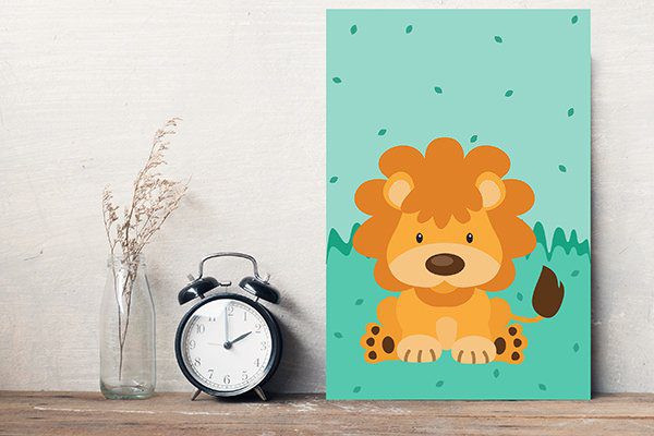 Placa decorativa infantil Safari Leão em MDF mostrando dimensões aproximadas de 20x30 cm e detalhes da estampa