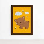 Quadro Infantil Urso e Abelhas Moldura Marrom 33x43cm