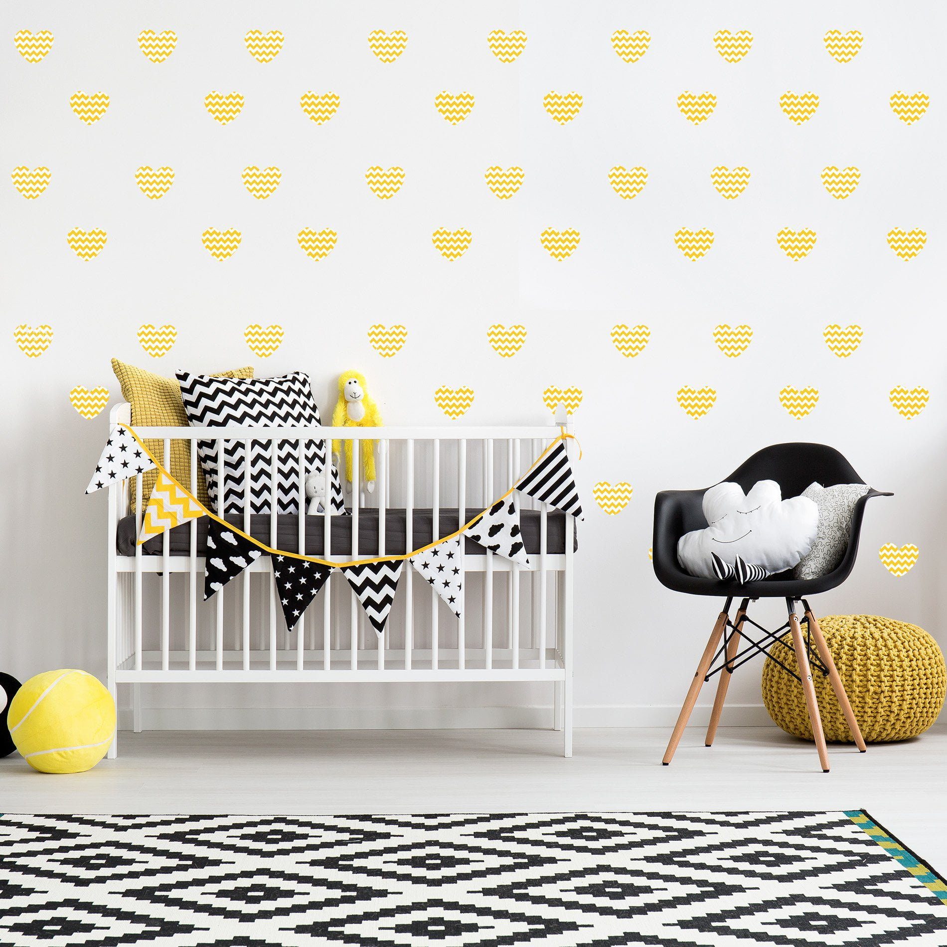 Adesivo de Parede Infantil Coração Amarelo Chevron