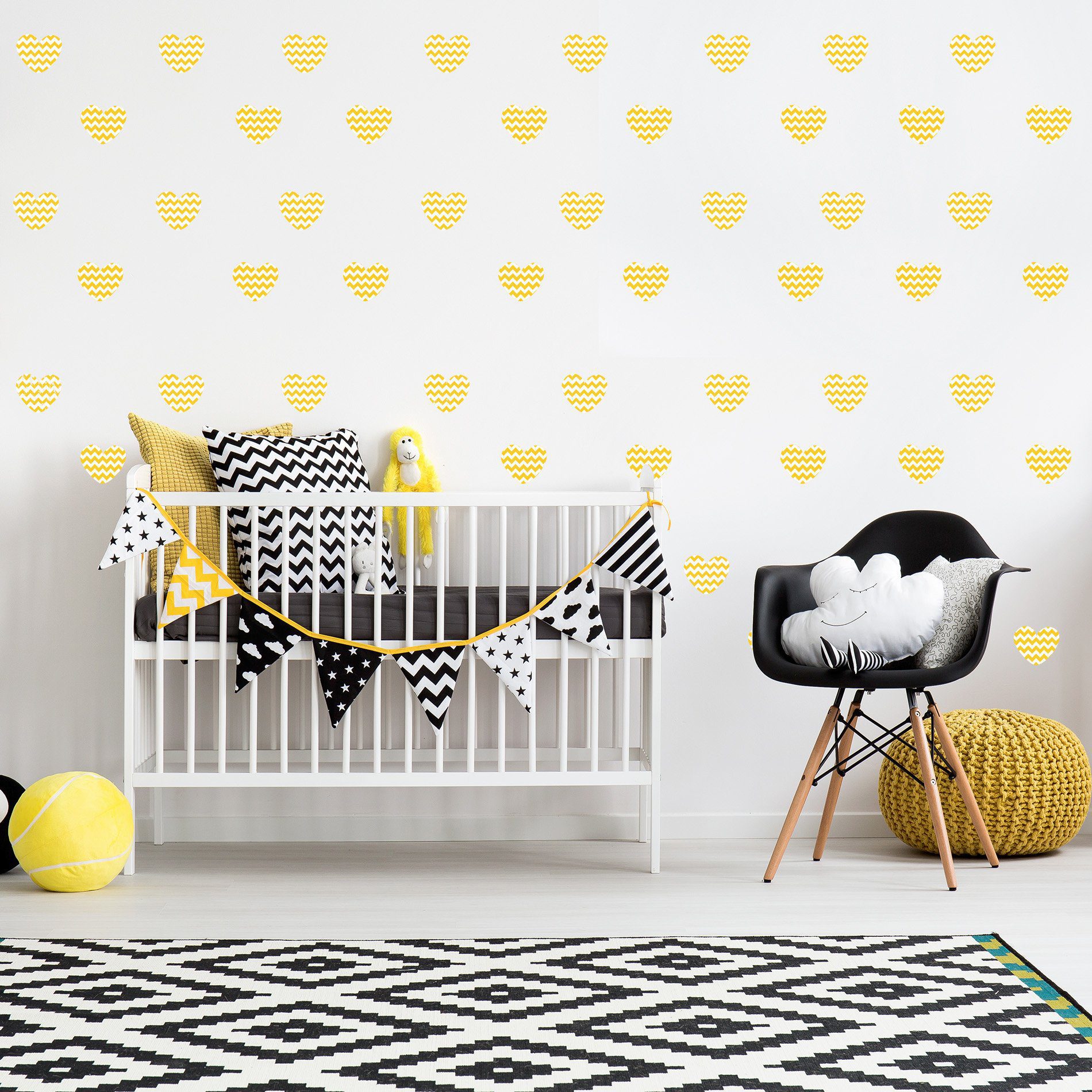 Adesivo de Parede Infantil Coração Amarelo Chevron