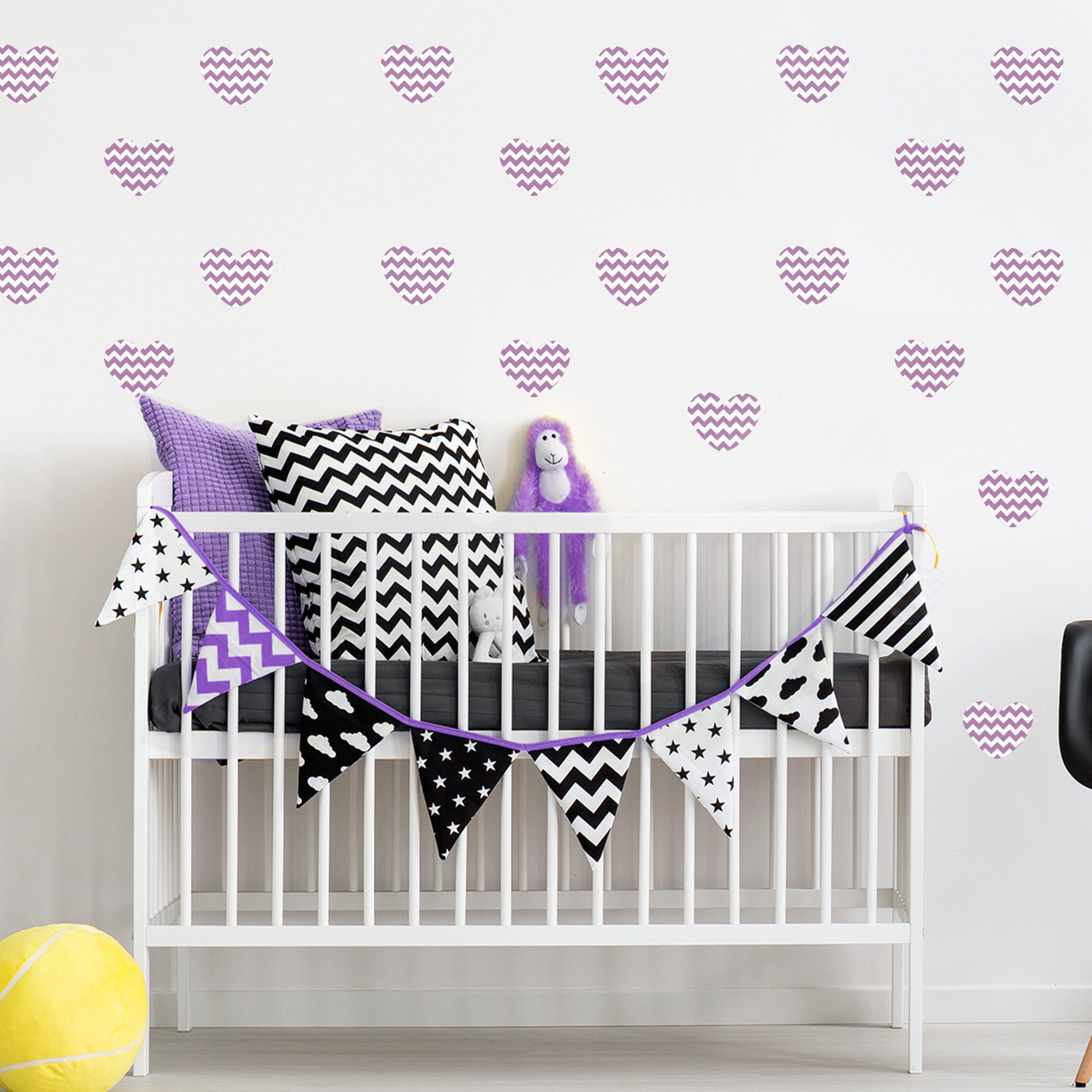 Adesivo de Parede Infantil Coração Roxo Chevron
