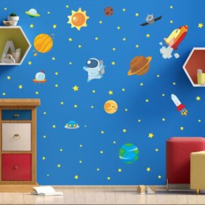 Adesivo de Parede Astronauta no Espaço para Quarto Infantil