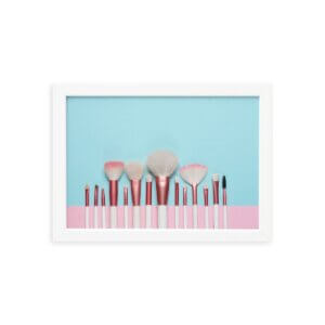 Quadro Pincéis de Maquiagem Moldura Branca 22x32cm