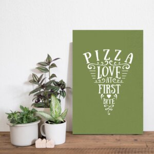 Placa Decorativa MDF Frase Pizza Primeira Mordida 30x40cm