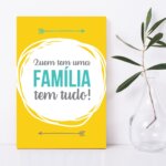 Placa Decorativa MDF Frase Familia Amarela 20x30cm