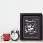 Quadro Vintage Frase Be Amazing 22x32cm Moldura Preta